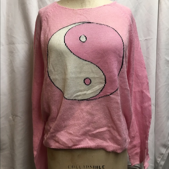 Ying yang sign pink sweater WILDFOX