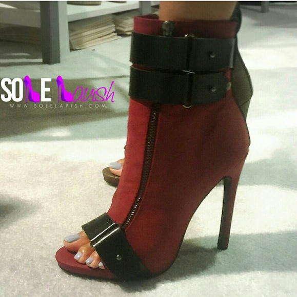 Peep toe bootie