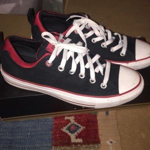 CONVERSE SNEAKERS! WORN ONCE BLACK CONVERSE
