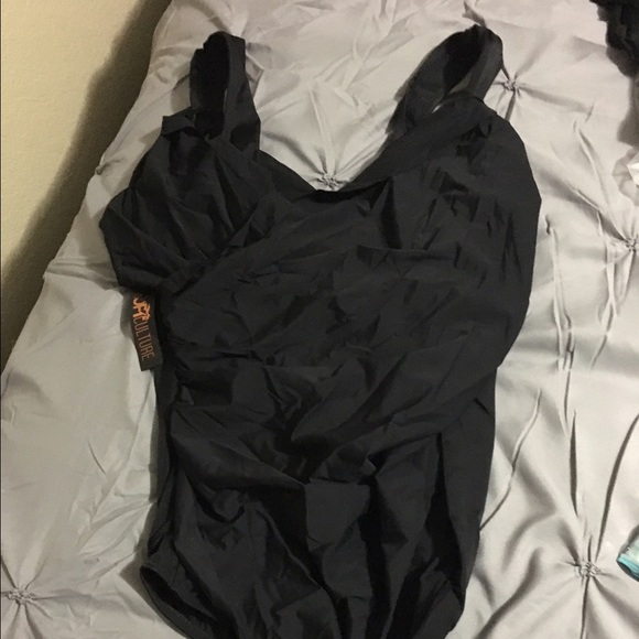 Tropiculture Black Drape - Picture 2 of 2