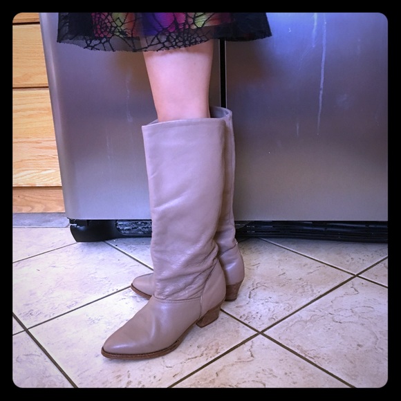 Leather caw boy boots made in USA SZ 5.5