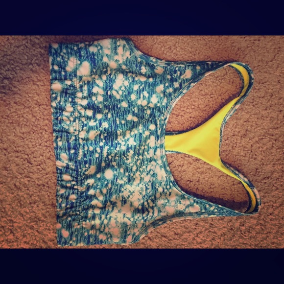 Reversible sports bra