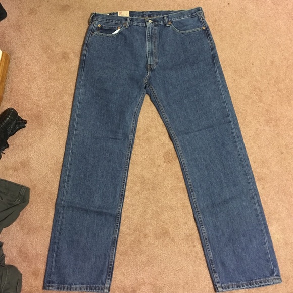 Men's LEVI jeans 38x32 - Picture 2 of 3