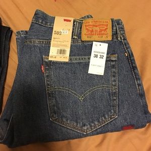 Men's LEVI jeans 38x32