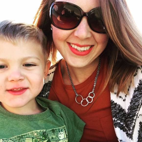 Meet your Posher, Abigail