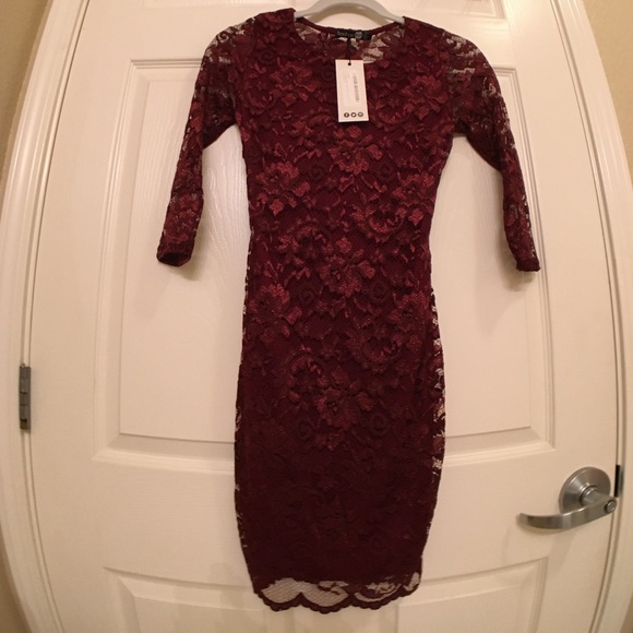 Boohoo Dresses & Skirts - Open back lace bodycon dress