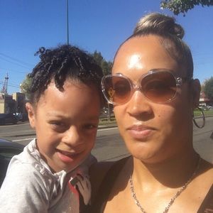 Meet your Posher, Lea