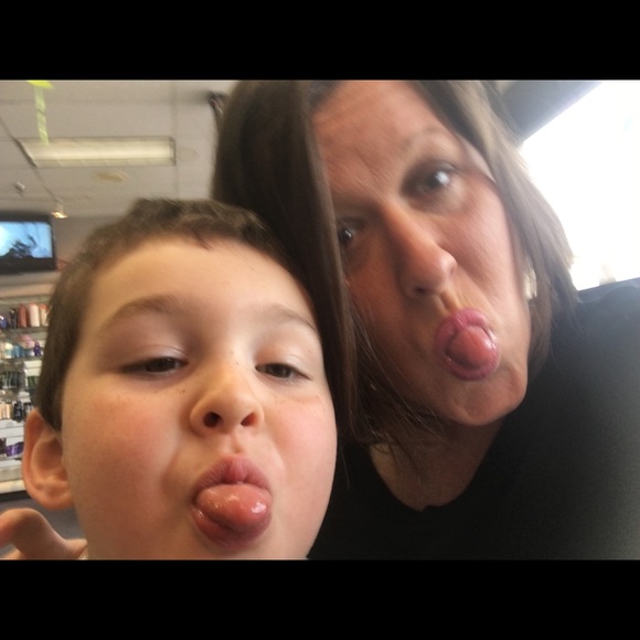 Meet your Posher, Lisa - Picture 4 of 4