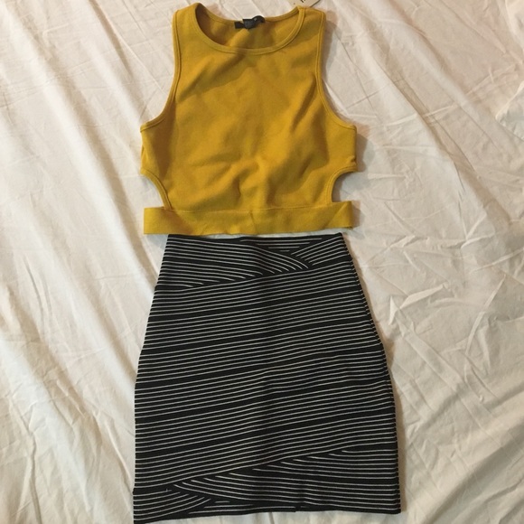BCBG Mini skirt xs, navy, excellent condition - Picture 1 of 4