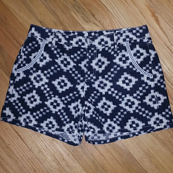 Two by Vince Camuto Shorts