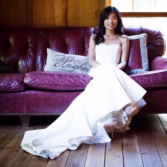 Nicole Miller Dakota Wedding Dress size 2 - Picture 3 of 7