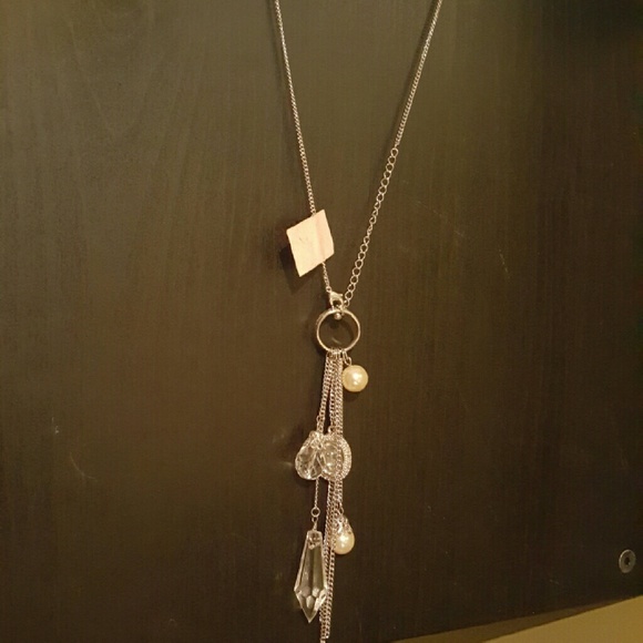 Silver necklace with pearls brand new - Picture 2 of 2