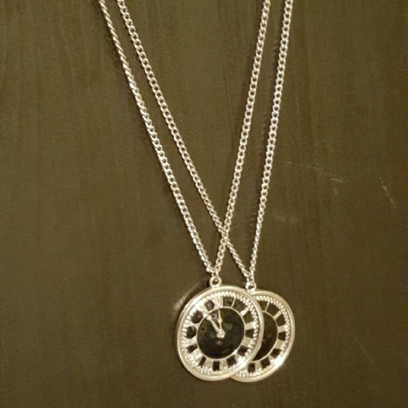 Silver necklace with pendant (female) brand new - Picture 1 of 1