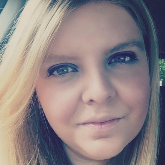 Meet your Posher, Ashley - Picture 1 of 1