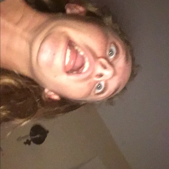 Meet your Posher, Jessica - Picture 1 of 1