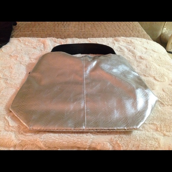 2totes for the price of 1 💯 - Picture 2 of 2