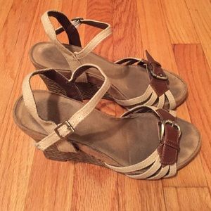Aerosoles wedges
