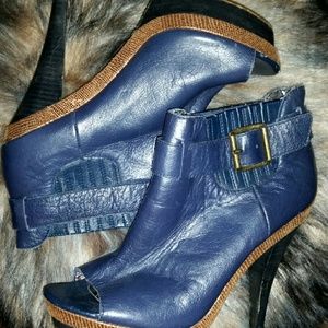 Steve Madden peep toe booties