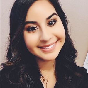 Meet your Posher, Daniela