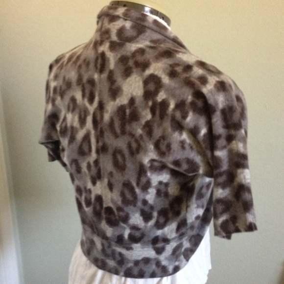 Leopard Print Shrug - Picture 3 of 4