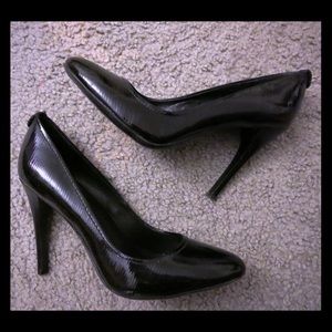 Calvin Klein Pointy Pumps