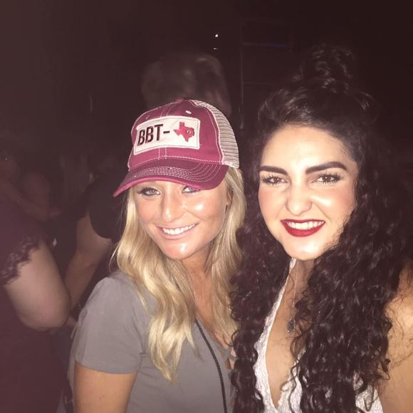 Meet your Posher, Shelby - Picture 1 of 1