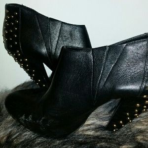 Steve Madden heeled booties