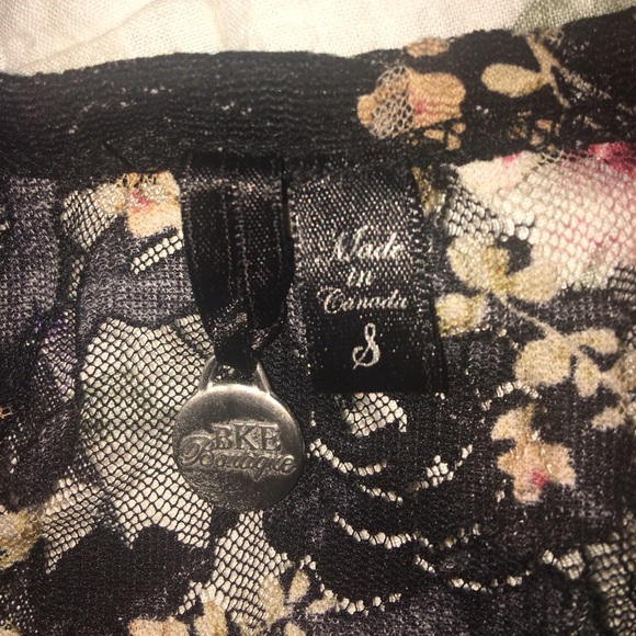 BKE rose lace top - Picture 2 of 3