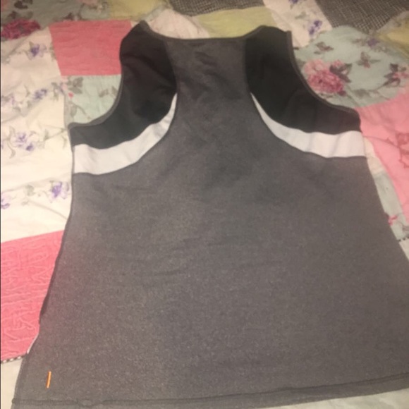 Lucy tank top - Picture 2 of 3