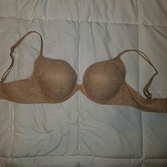 Nude VS bra