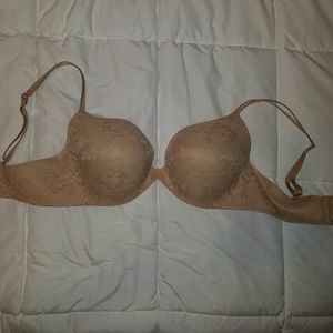 Nude VS bra
