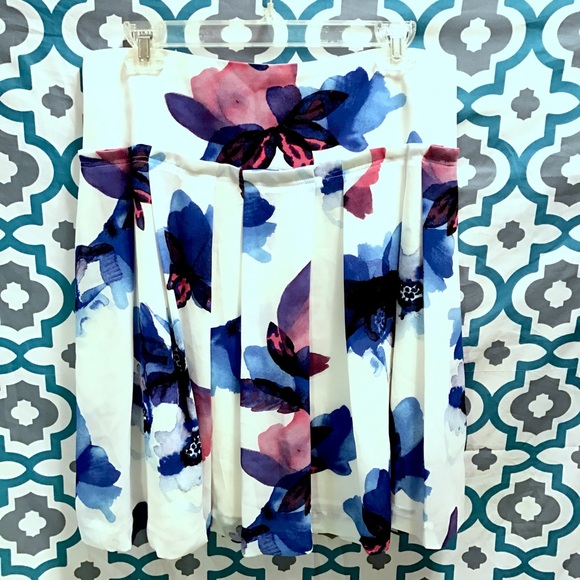 Banana Republic Dresses & Skirts - Watercolor Floral Skirt NWOT