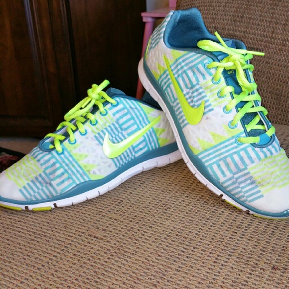 Nikes women's size 7.5