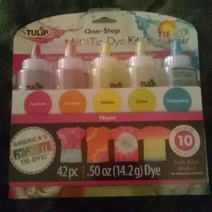 SOLD.  * Tulip Mini Tie-Dye Kit * NIB*