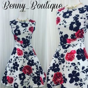 ✂️SOLD @ IG account ✂️Modern Floral Swing Dress