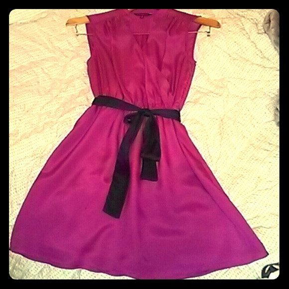 Express magenta sleeveless cocktail dress. - Picture 1 of 4