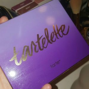 Tartelette amazonian clay matte palette