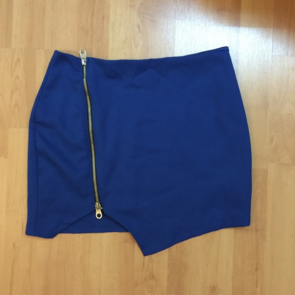 Honey Punch Dresses & Skirts - Asymmetric zipper skirt