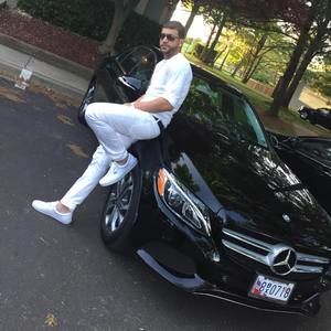 Meet your Posher, Alexis