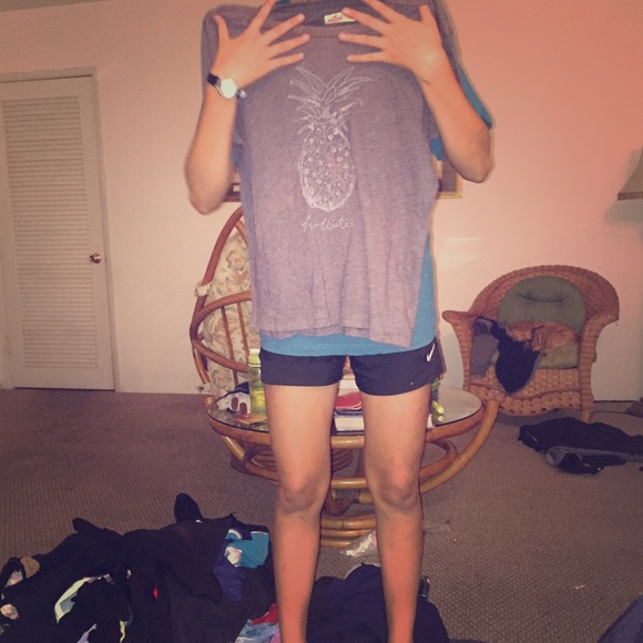 hollister pineapple tee
