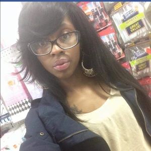 Meet your Posher, Kayla