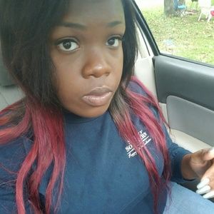 Meet your Posher, Tia