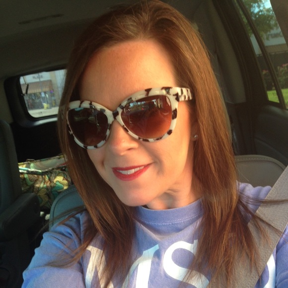 Meet your Posher, Amanda - Picture 1 of 1