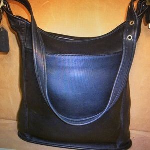 Vintage COACH Black Leather Shoulder Bag
