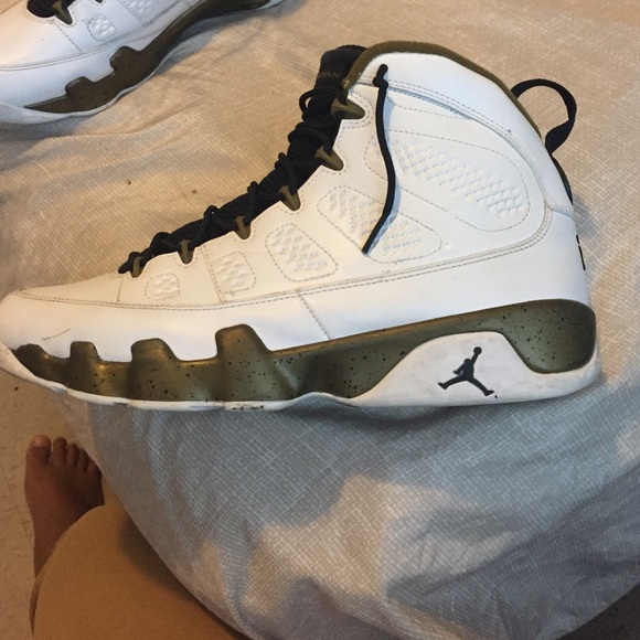 Jordan 9 statue - Picture 2 of 4