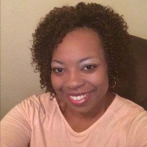 Meet your Posher, Dee