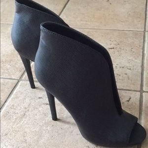 Sexy Peep-toe Bootie