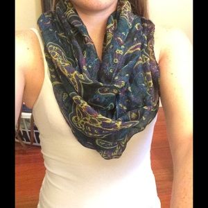 🎉FLASH SALE🎉Blue/green paisley scarf