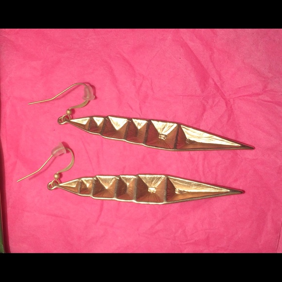 Gold coloured boutique earrings - Picture 4 of 4