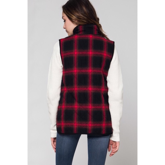 1 HOUR SALE!! Red Plaid Vest With Pockets - Picture 4 of 4